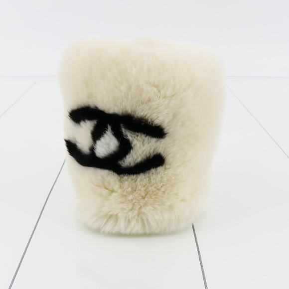 Chanel Rabbit Fur Bracelet Cuff CC Vintage Wristband Rare Authentic XS B&W - Picture 4 of 7